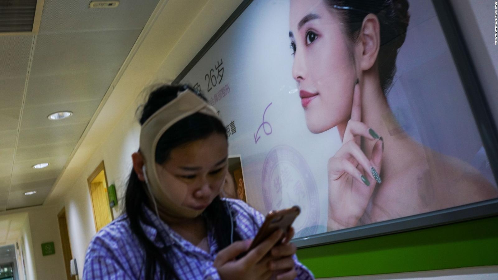 Thuong Hai cam nguoi duoi 18 tuoi cat mi,  xam minh anh 2