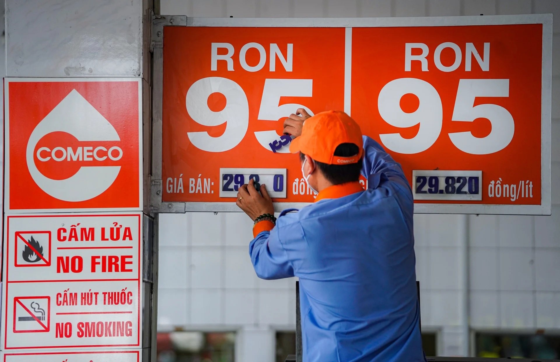 Thay doi phuong tien di lam khi gia xang tang cao anh 1