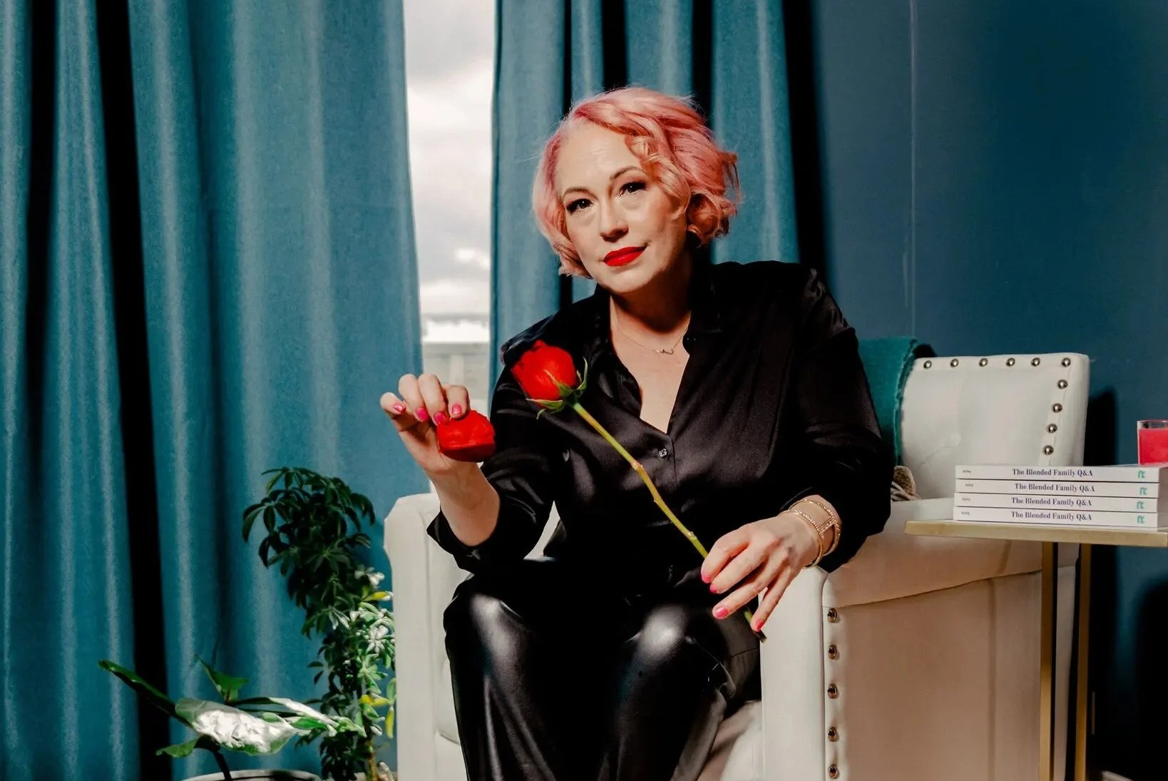 Nghe HLV hen ho no ro o My hinh anh