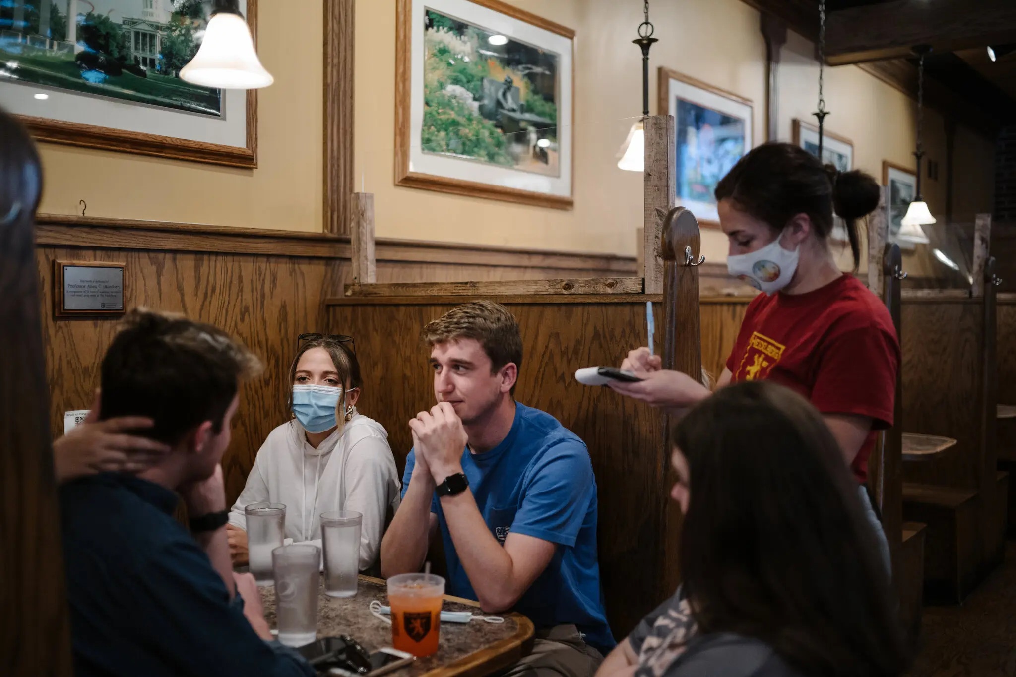 Nhung quoc gia cho phep F0 ra duong anh 1