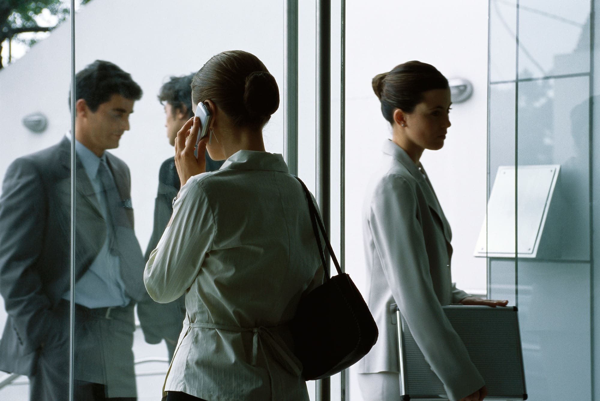 Sep soc khi nhan vien dot ngot bien mat, cat lien lac hinh anh