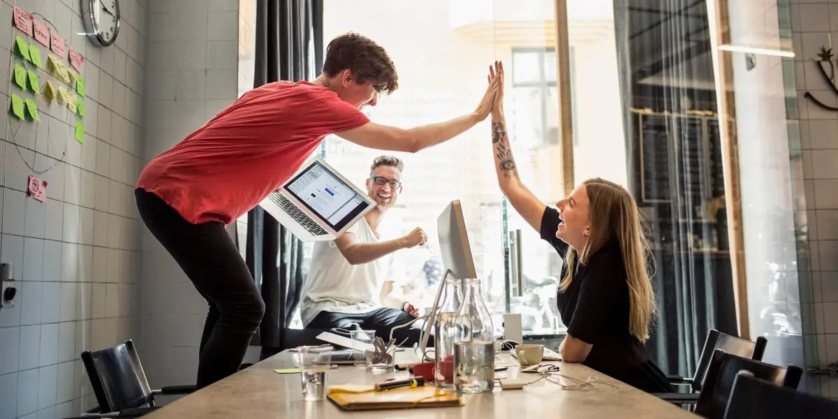 Lan song nhay viec lien tiep anh 4