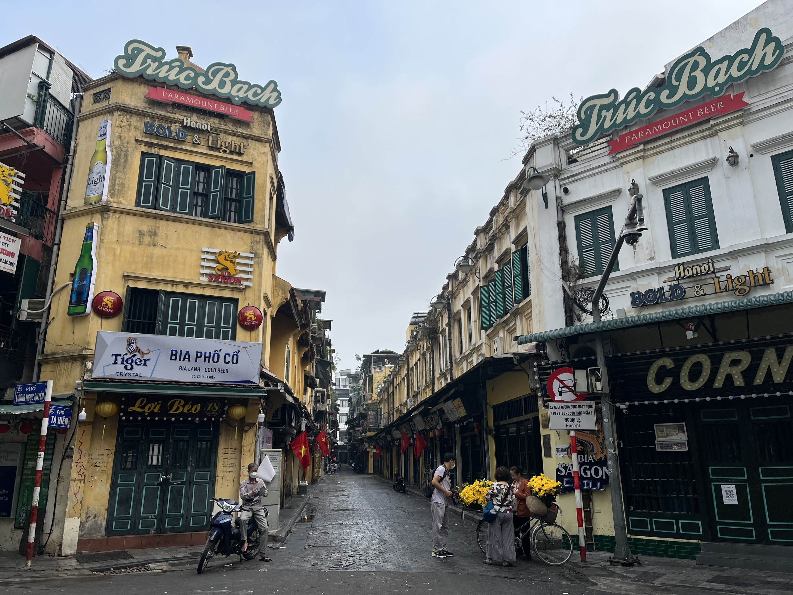 gioi tre di choi ngay dau nghi le anh 11