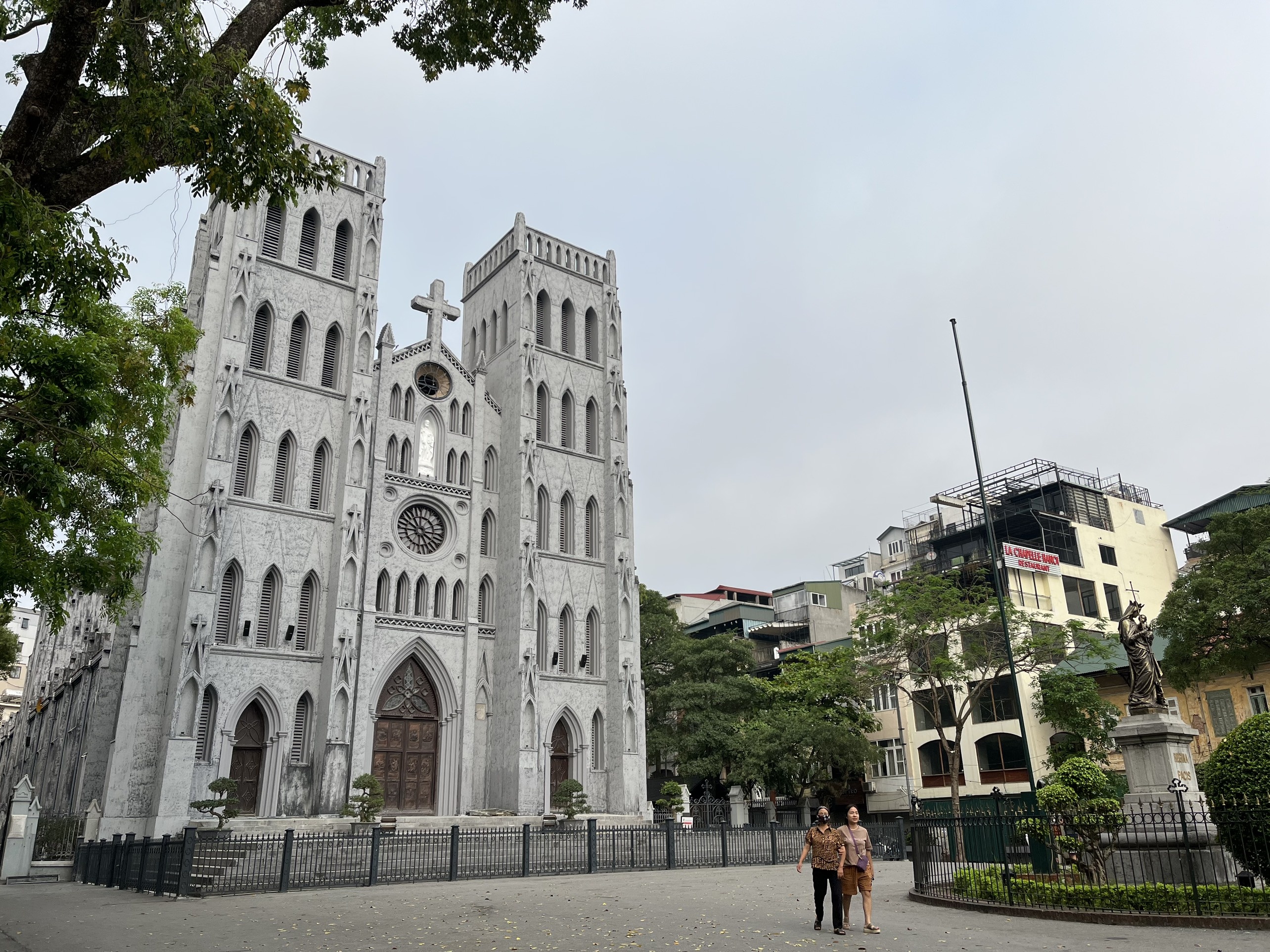 gioi tre di choi ngay dau nghi le anh 9