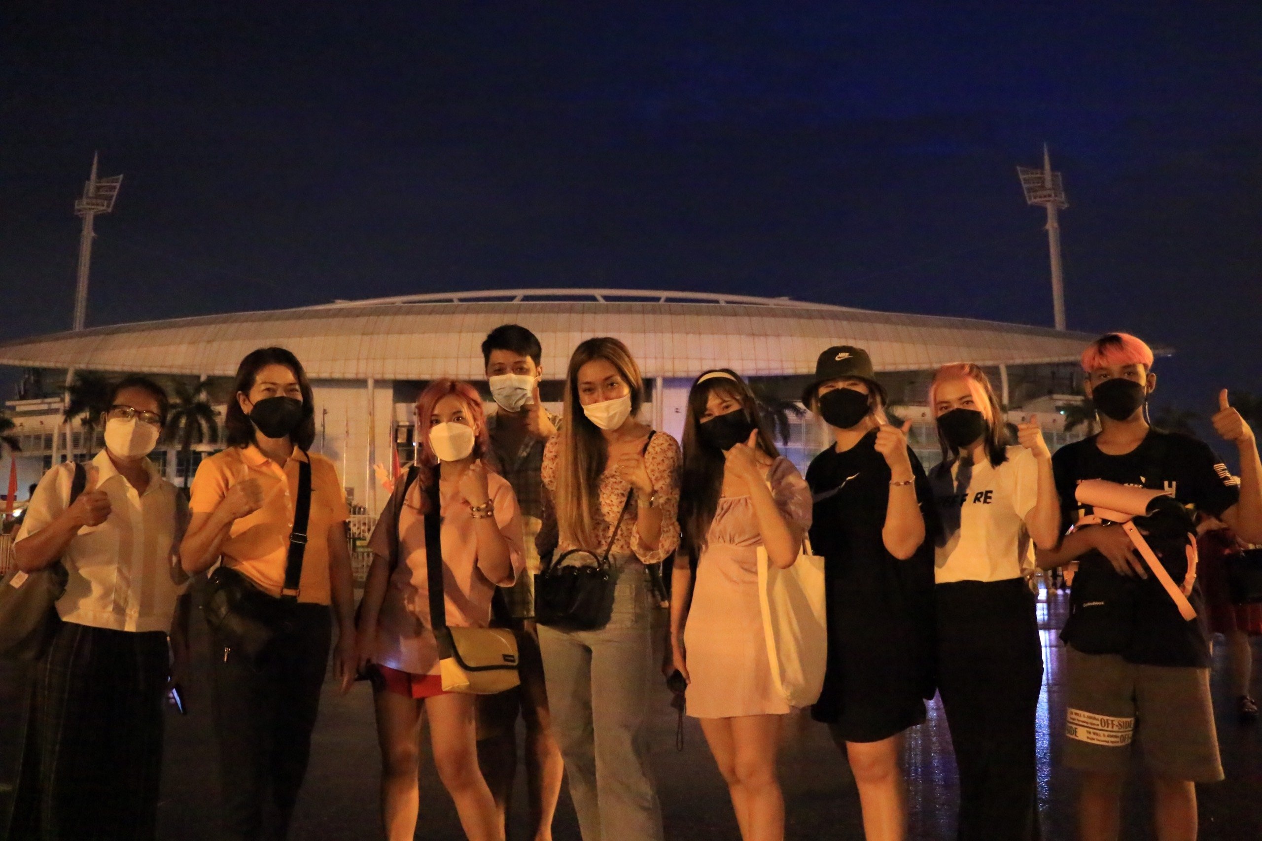 nhom CDV Thai Lan ra ve vi khong co ve anh 1