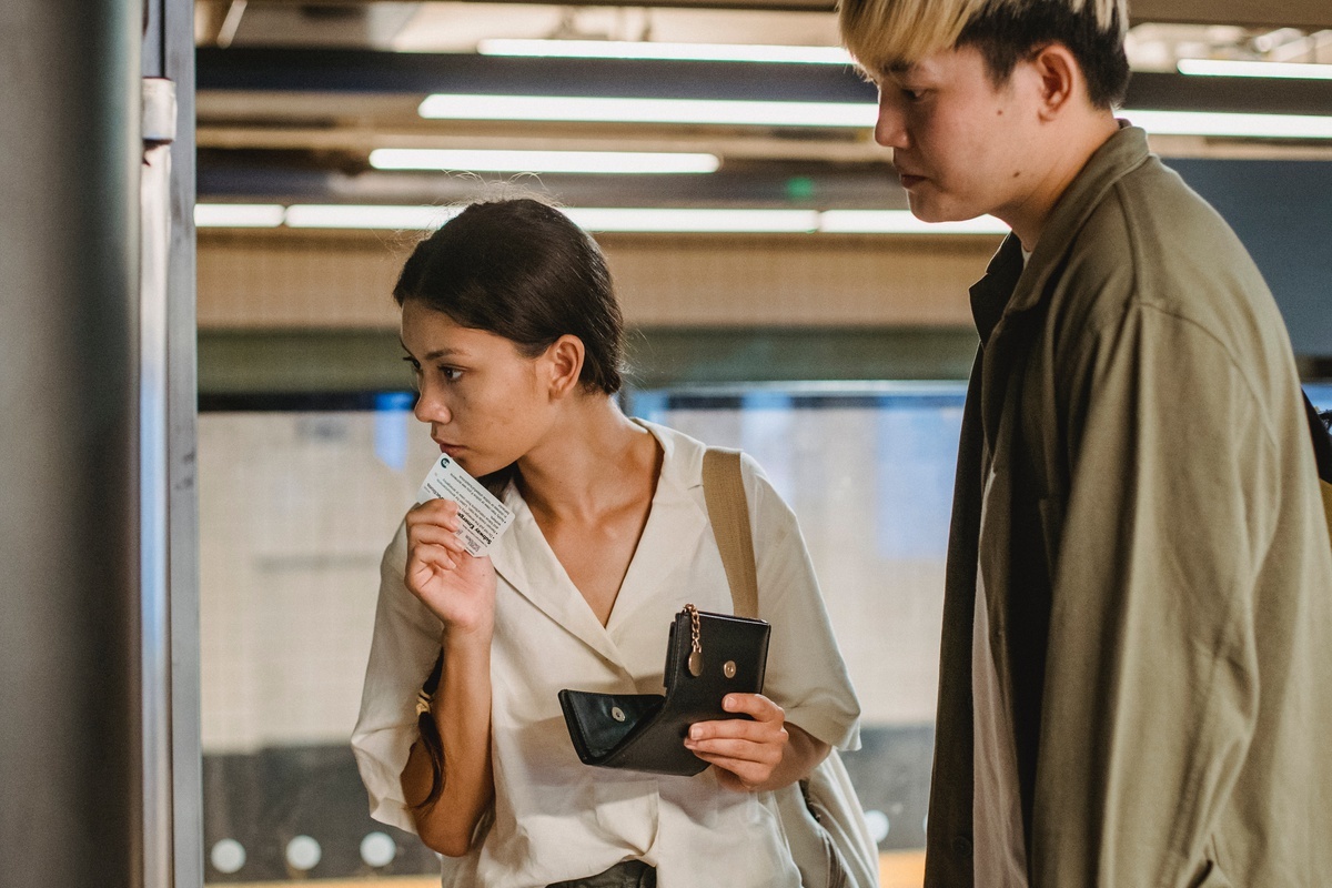 người trẻ đau đầu vì bão giá  ảnh 3 nguoi tre dau dau vi bao gia anh 3