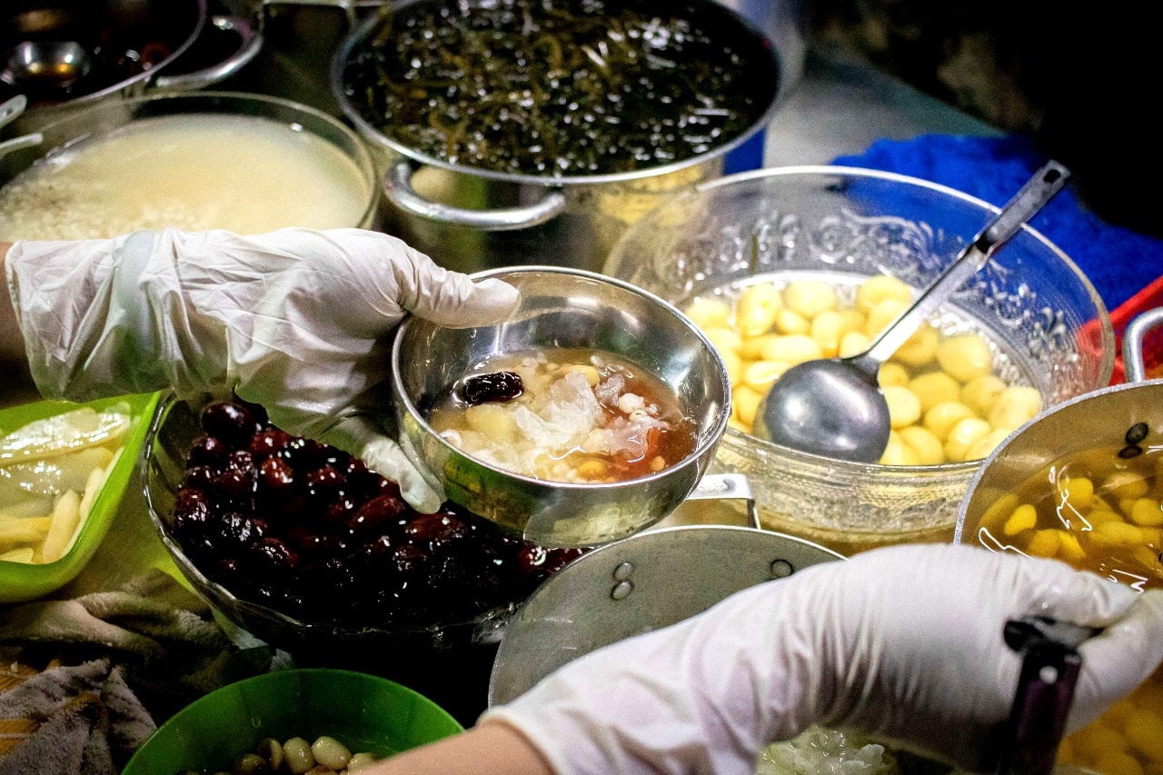 Quan 'che cot dien' o TP.HCM hon 80 nam van tap nap nguoi toi an hinh anh