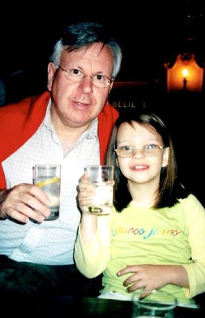 bi tu choi tien thua ke anh 2