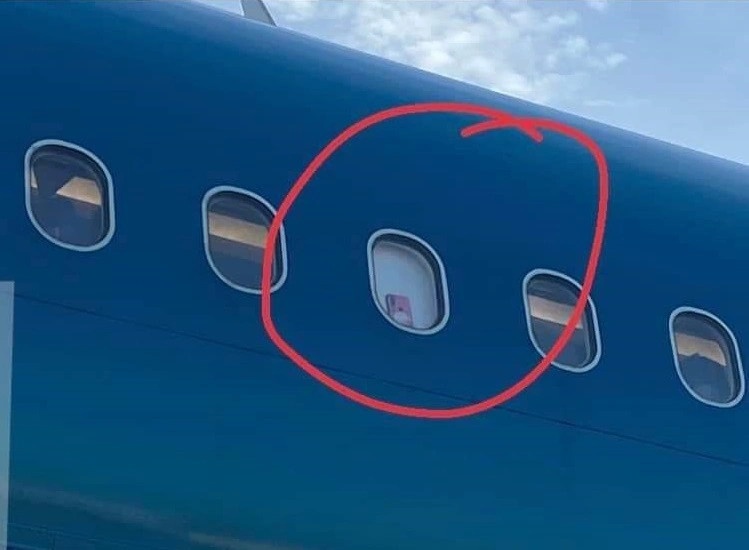 quay clip nguy hiem tren may bay anh 2