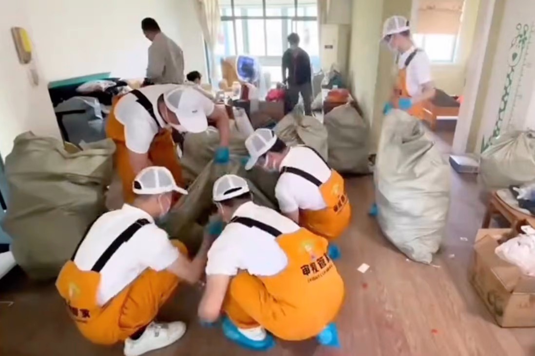 dan ong lam viec nha anh 2