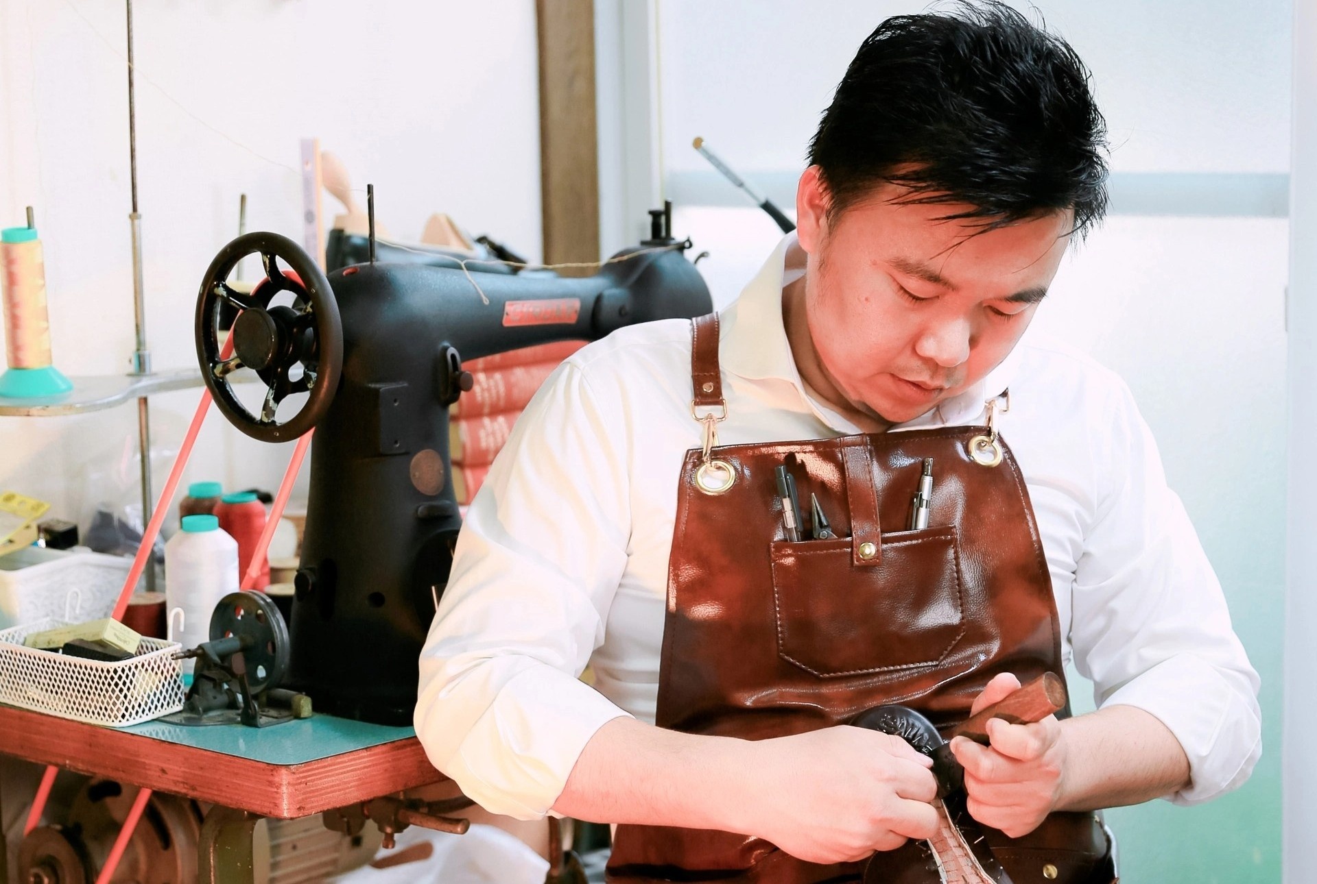 Ki su Viet o Nhat me lam giay, 1 doi co gia ca tram trieu hinh anh