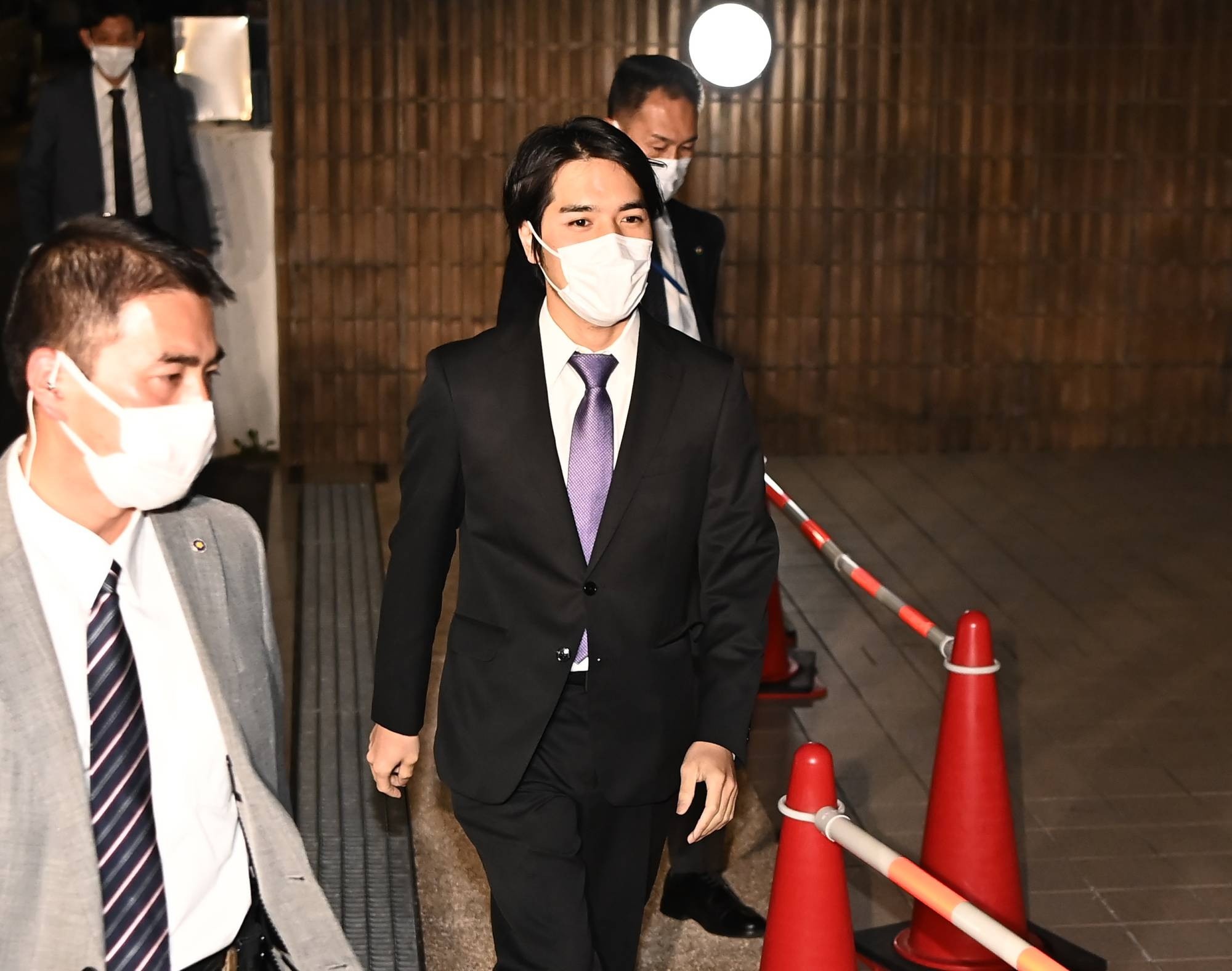 chong cuu cong chua Nhat anh 1