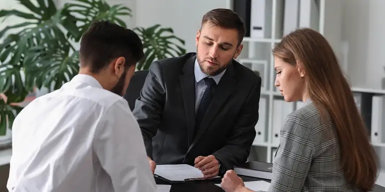 nguoi giau ly hon anh 1