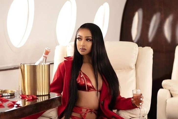 Gioi sieu giau tranh nhau thue phi co rieng de den Qatar xem World Cup hinh anh