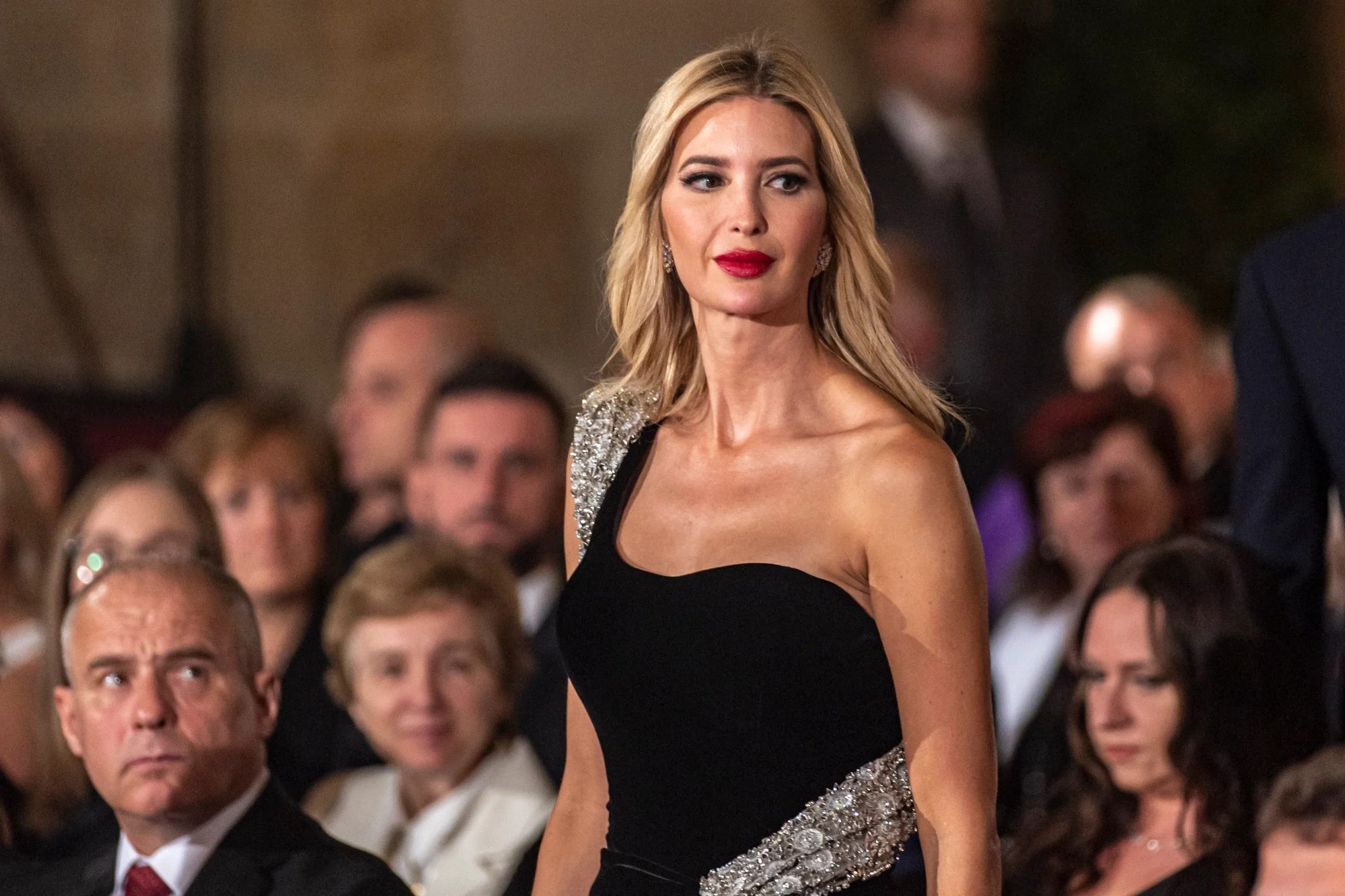 Ivanka Trump tung ton thuong vi bi tay chay hinh anh