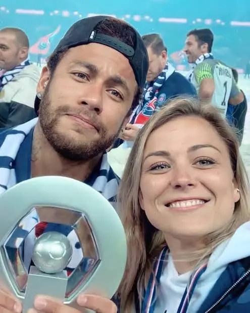 Neymar hẹn hò ảnh 2 Neymar hen ho anh 2