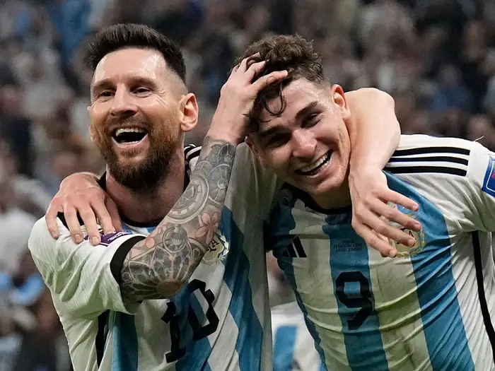 Messi va Alvarez anh 1