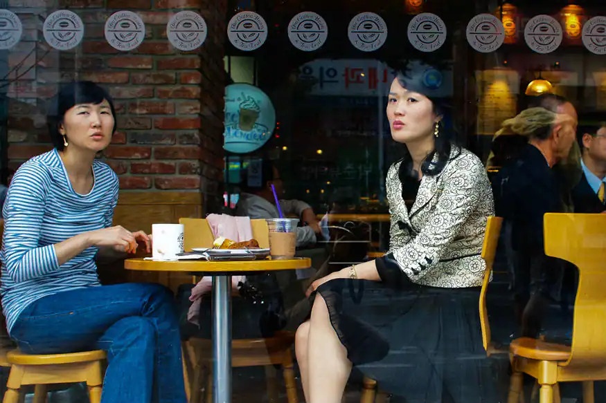 Cong viec khien lop tre tho o, nguoi gia do xo di lam o Han Quoc hinh anh