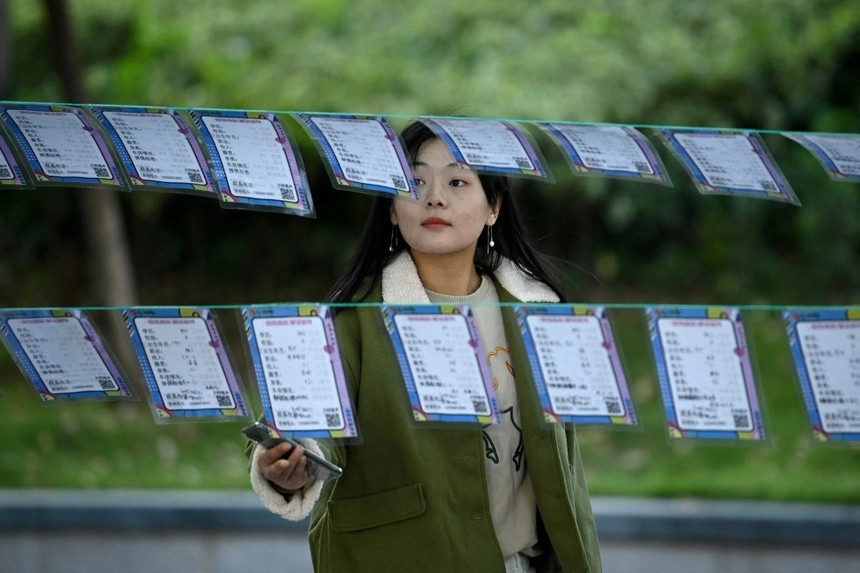 co dau ep ket hon anh 2