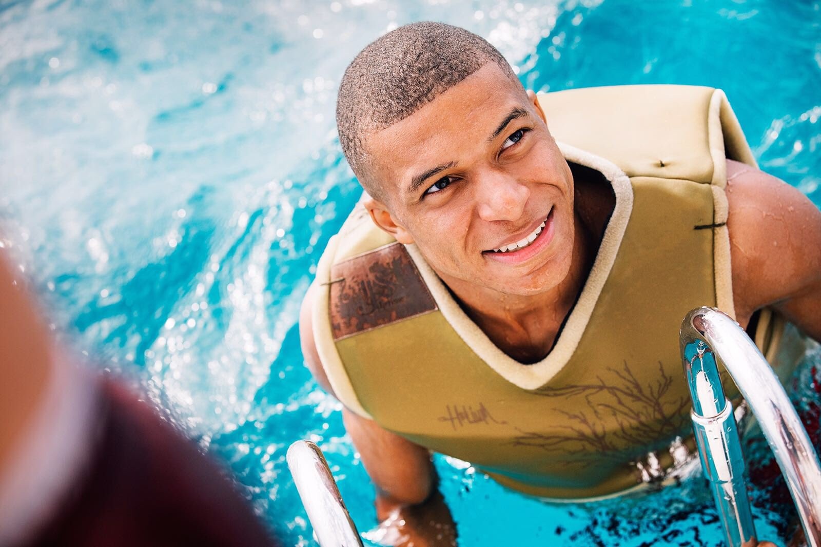 Cac hoat dong tu thien cua Mbappe hinh anh