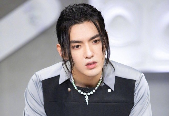 Fan vo mong khi gap ngoi sao o ngoai doi hinh anh