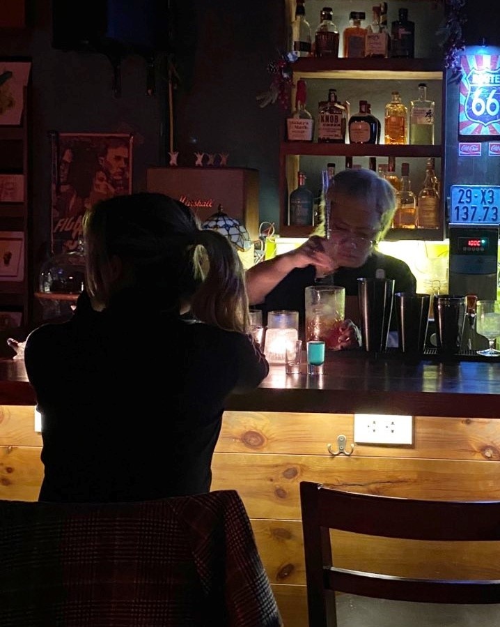 ca phe ket hop bar anh 6