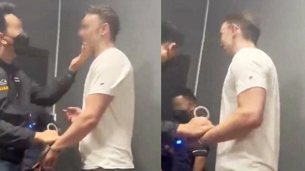 du khach bi tat anh 1