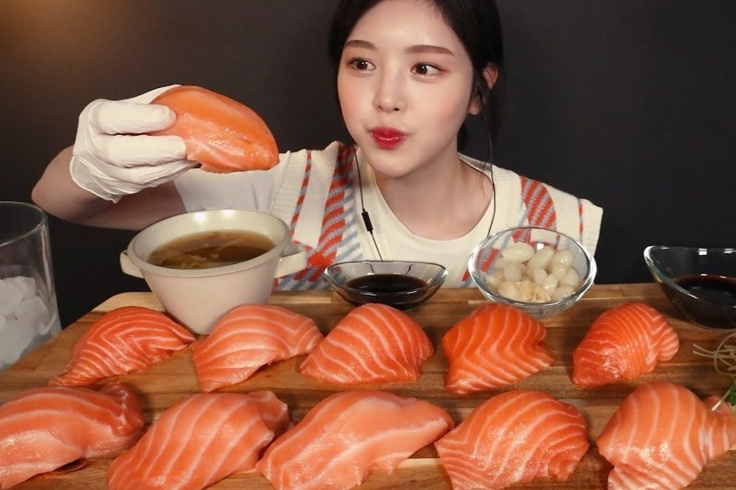 Cai gia cua viec bat chuoc trao luu 'khung bo sushi' hinh anh