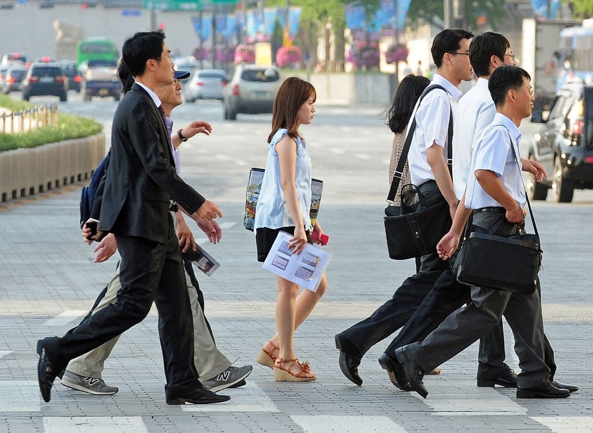 nhà tuyển dụng tọc mạch  ảnh 1 nha tuyen dung toc mach anh 1