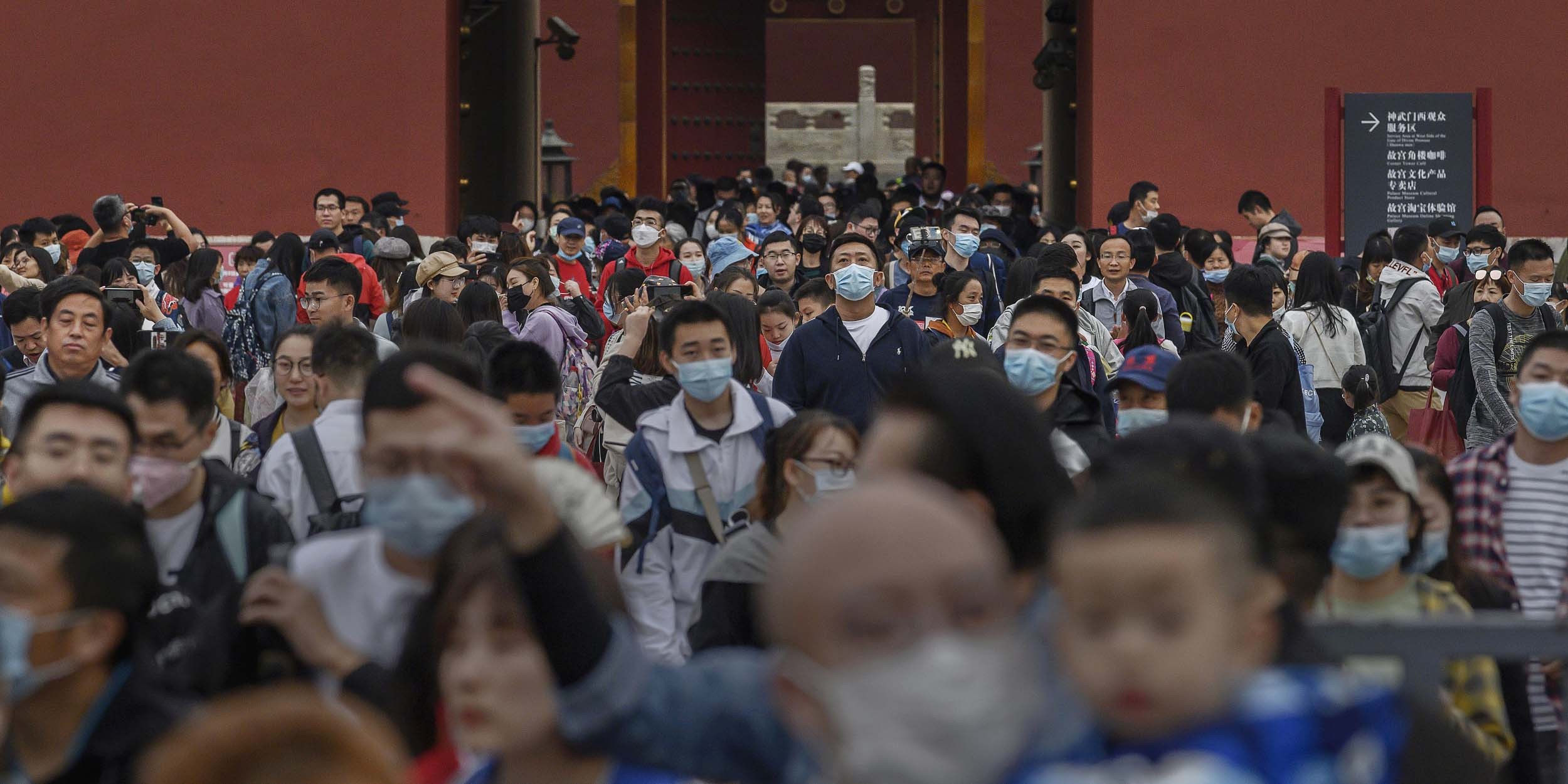 nhan vien trung quoc anh 1