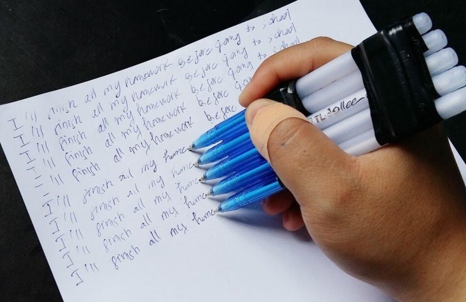 Vua khoc vua chep phat 50 lan vi lam sai yeu cau cua khach hinh anh