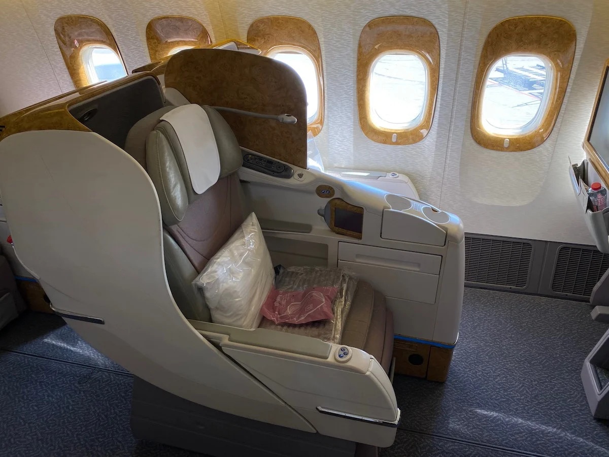 hang thuong gia emirates anh 3