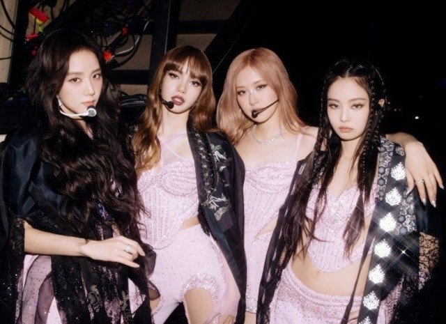 Cho hang gio, chi chuc trieu dong de san ve Taylor Swift, BlackPink hinh anh