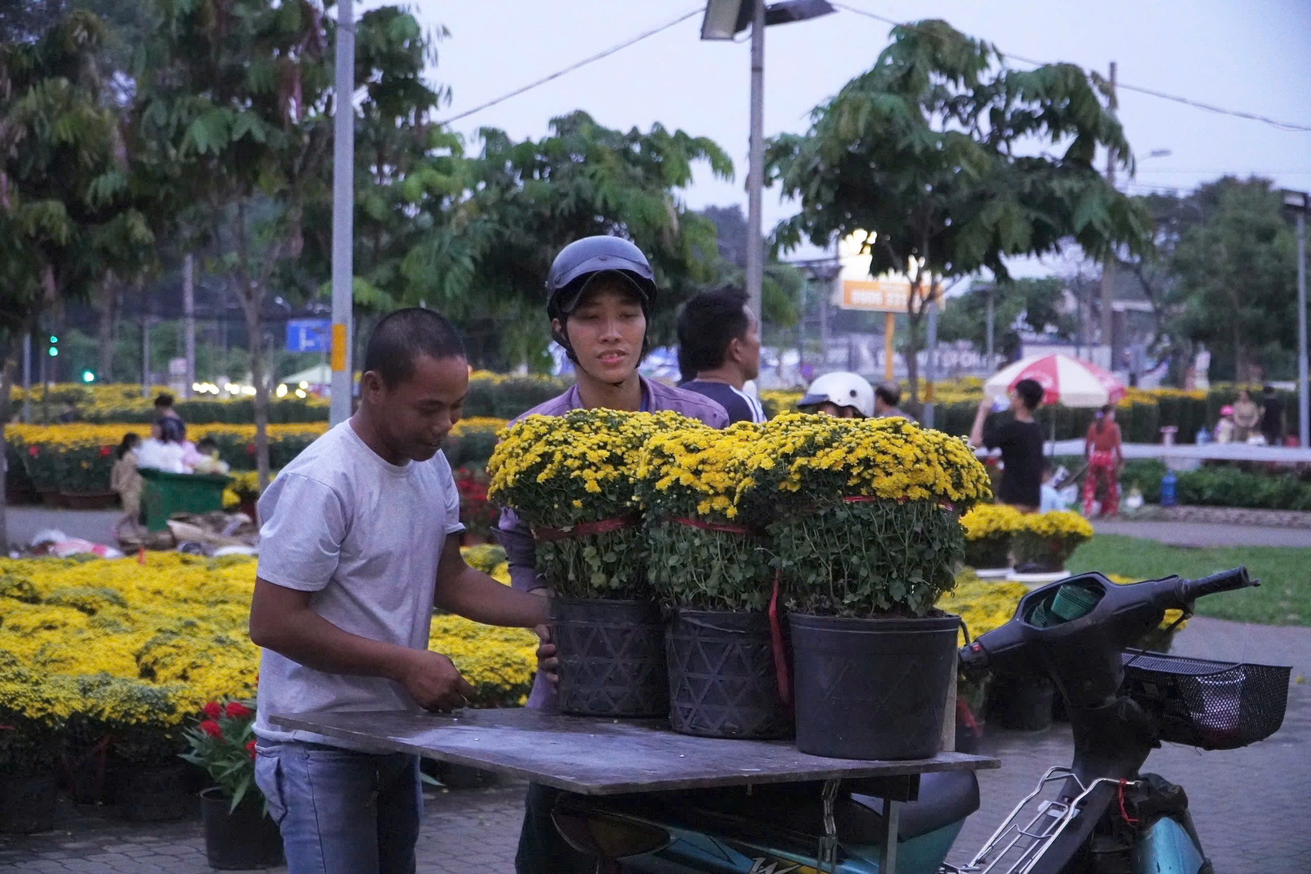 cho Hoa Xuan,  Cong vien Gia Dinh anh 3