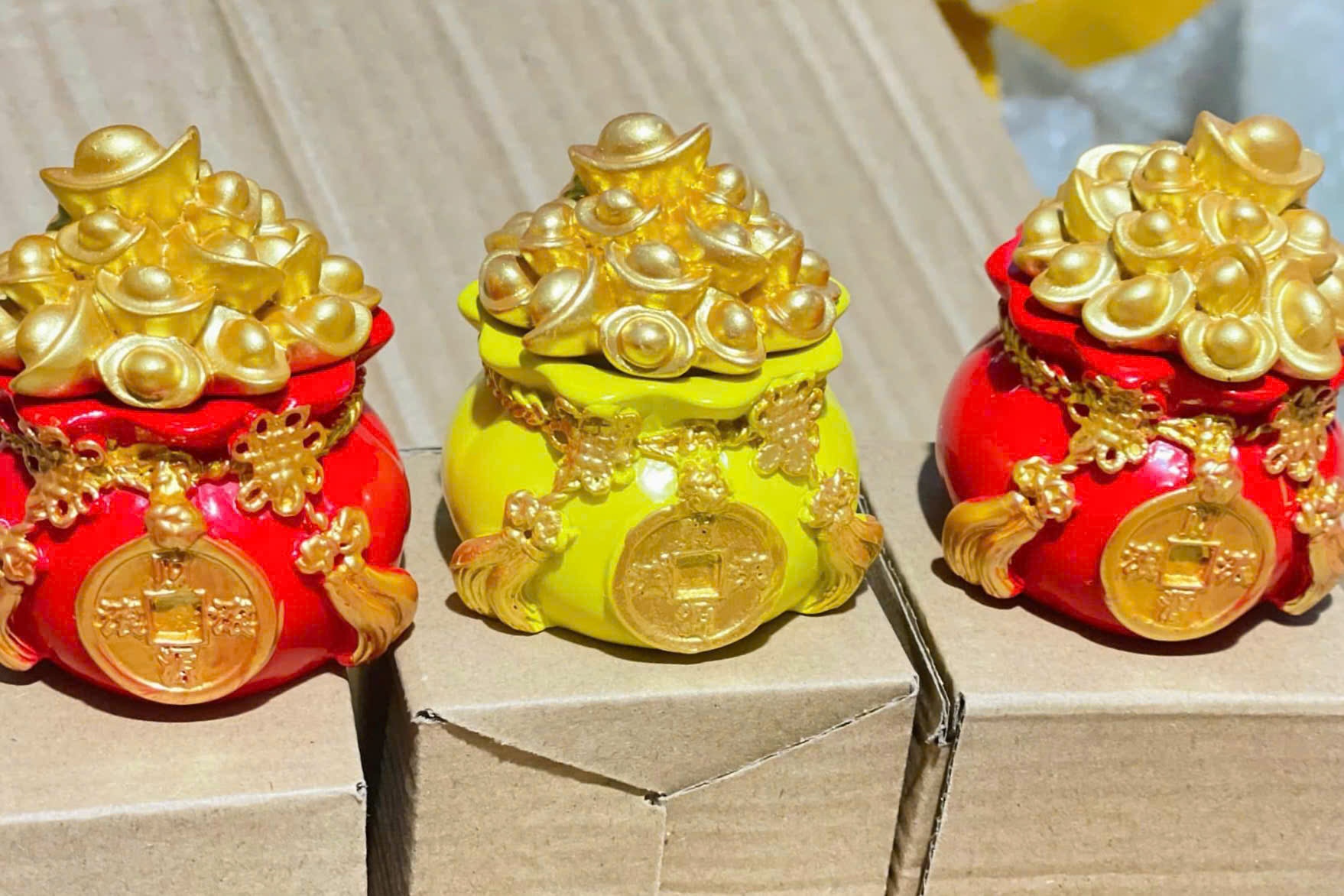 Hu muoi gao, hat gao vang 'chay hang' truoc ngay via Than Tai hinh anh