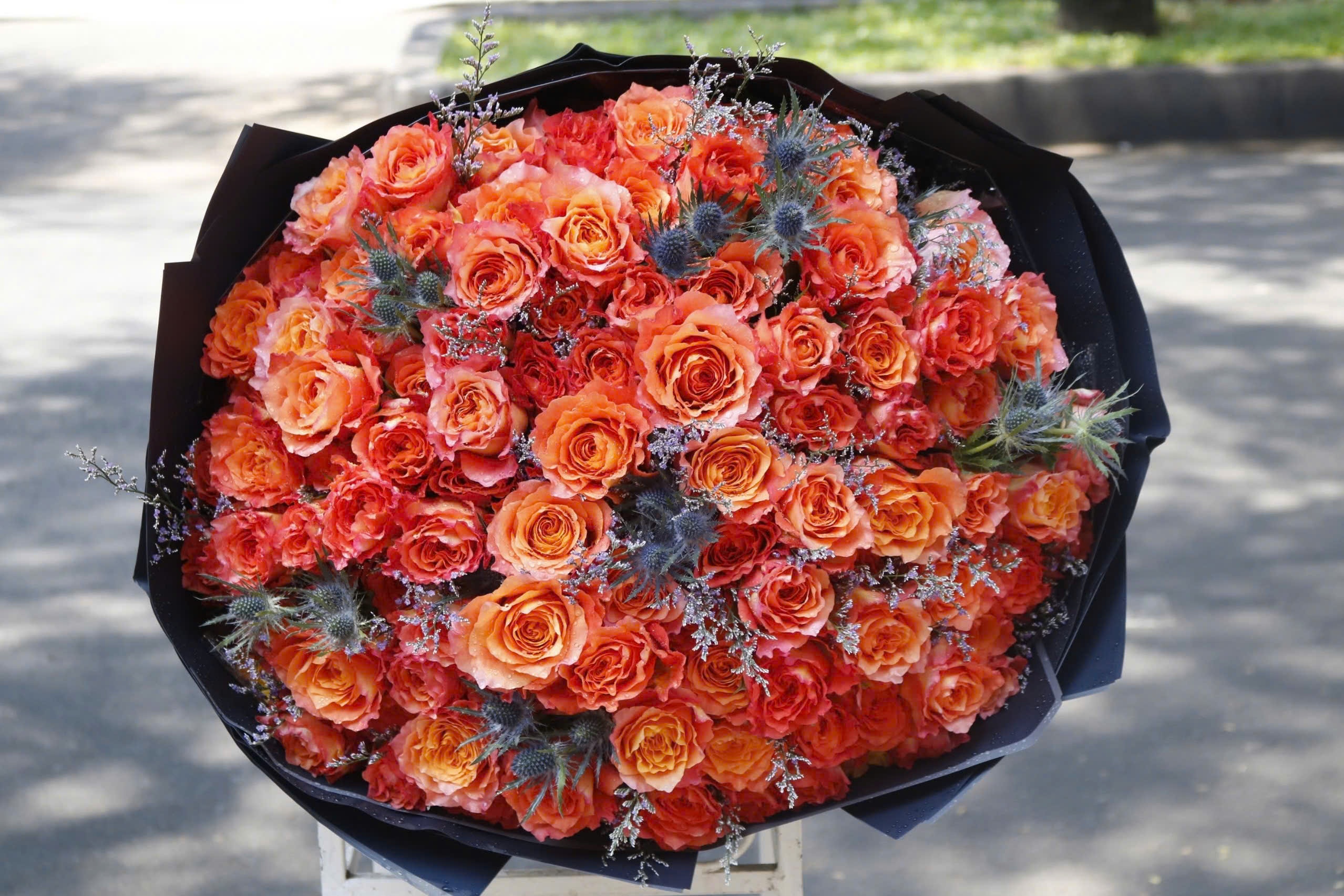 Chong chi 35 trieu mua hoa tang vo ngay Valentine hinh anh