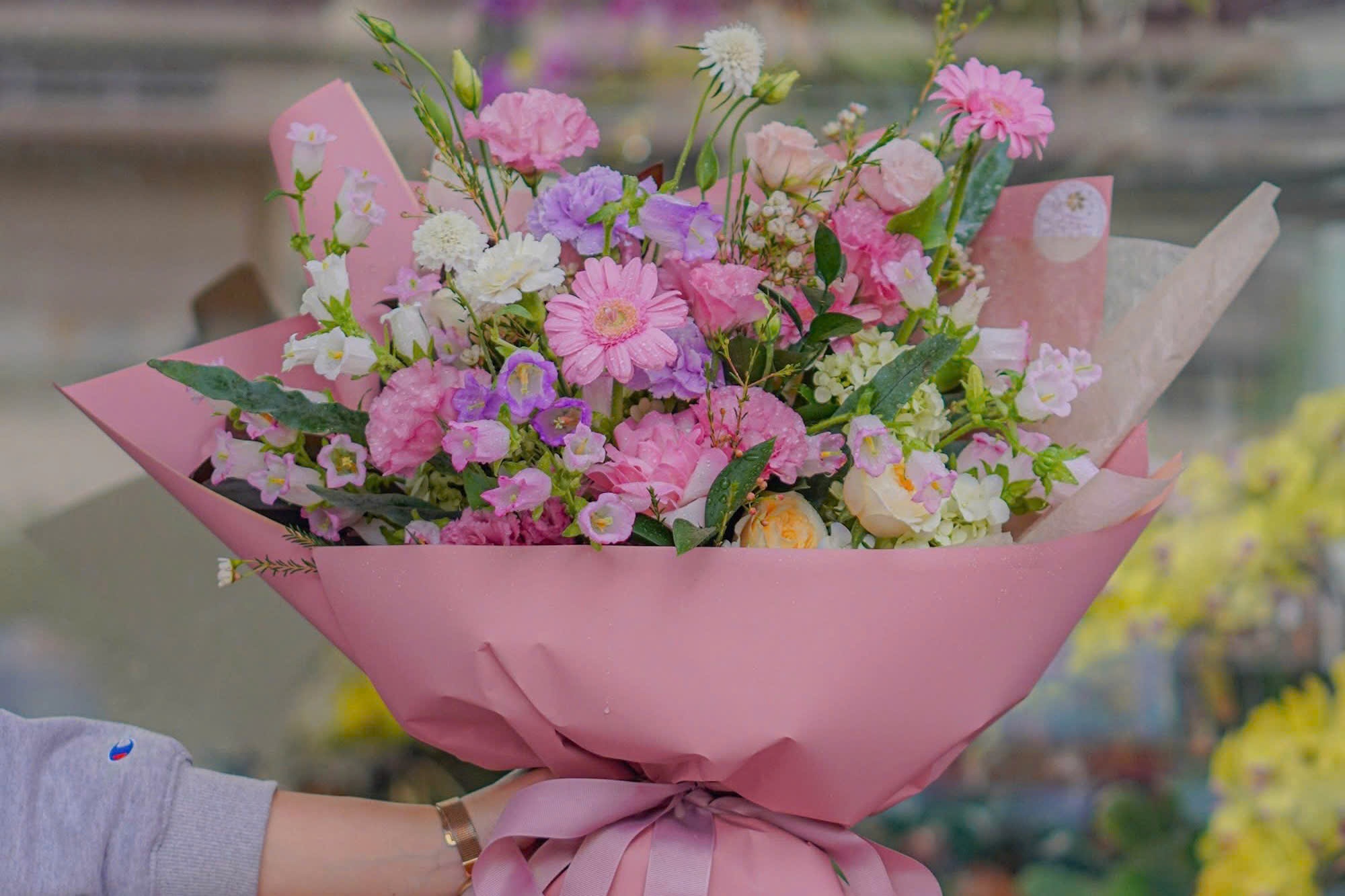 Livestream ban hoa Valentine, doanh so tang dang ke hinh anh