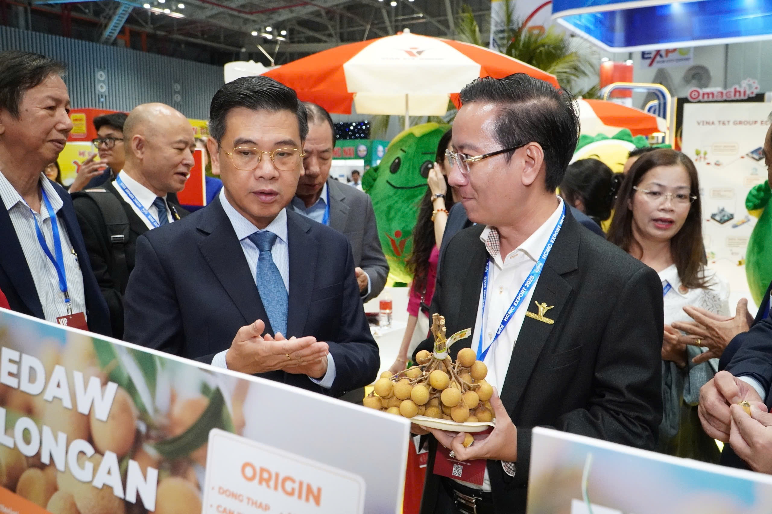 Nhieu nuoc 'manh tay' siet dieu kien xuat khau xanh hinh anh