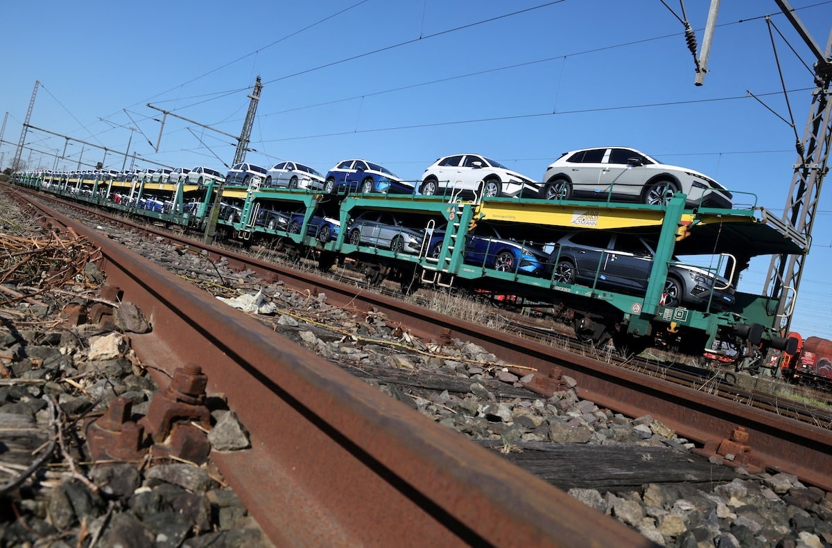 My bat dau danh thue nhap khau oto hinh anh