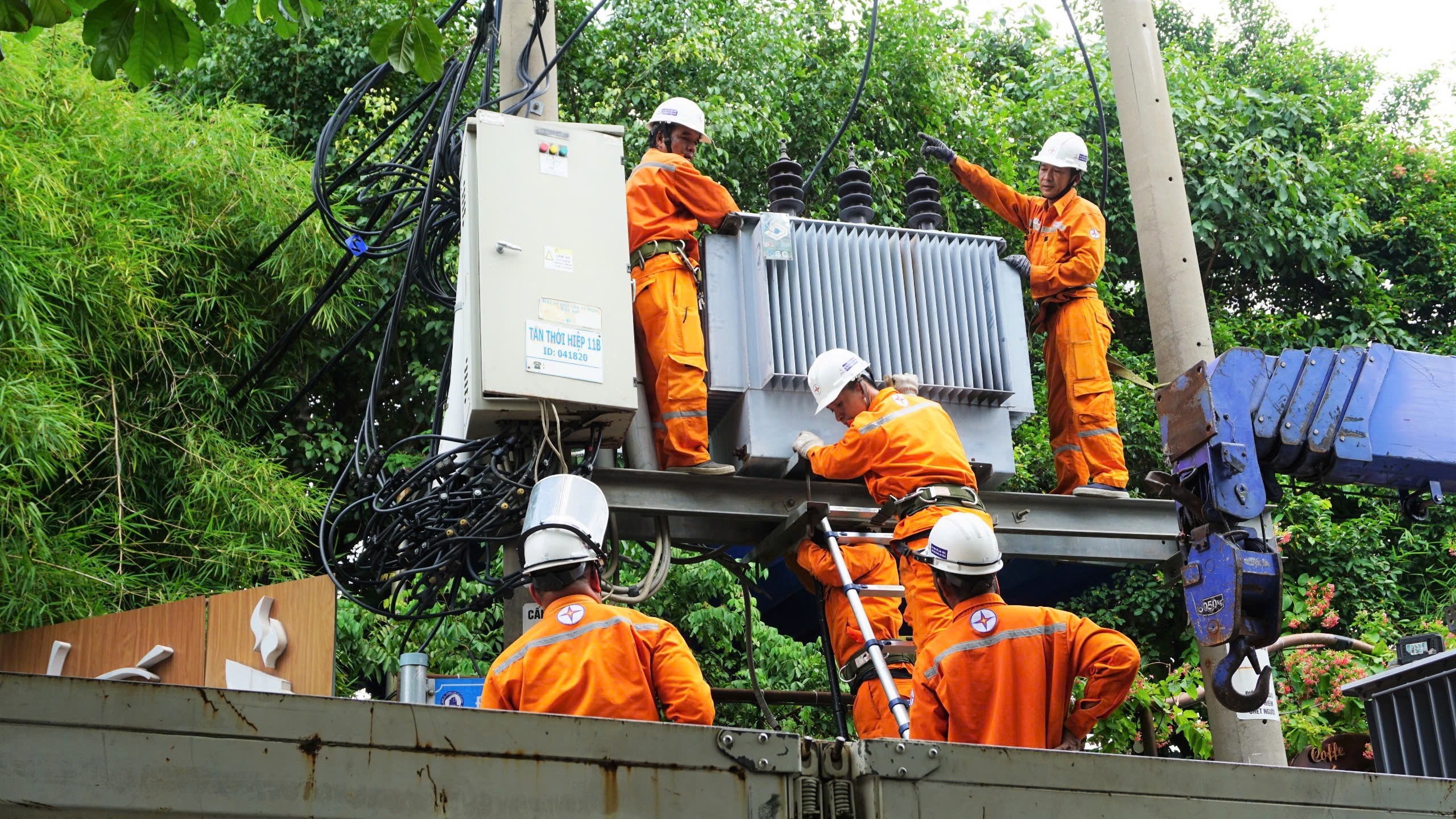 Nang nong gay gat, TP.HCM tieu thu hon 88 trieu kWh dien/ngay hinh anh