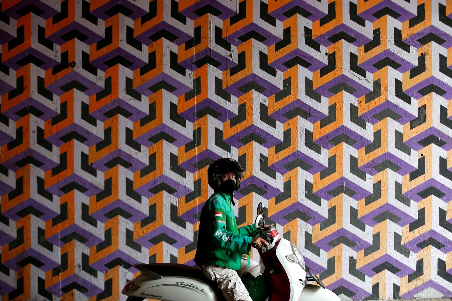 Grab dung thuong vu 'thau tom' Gojek hinh anh