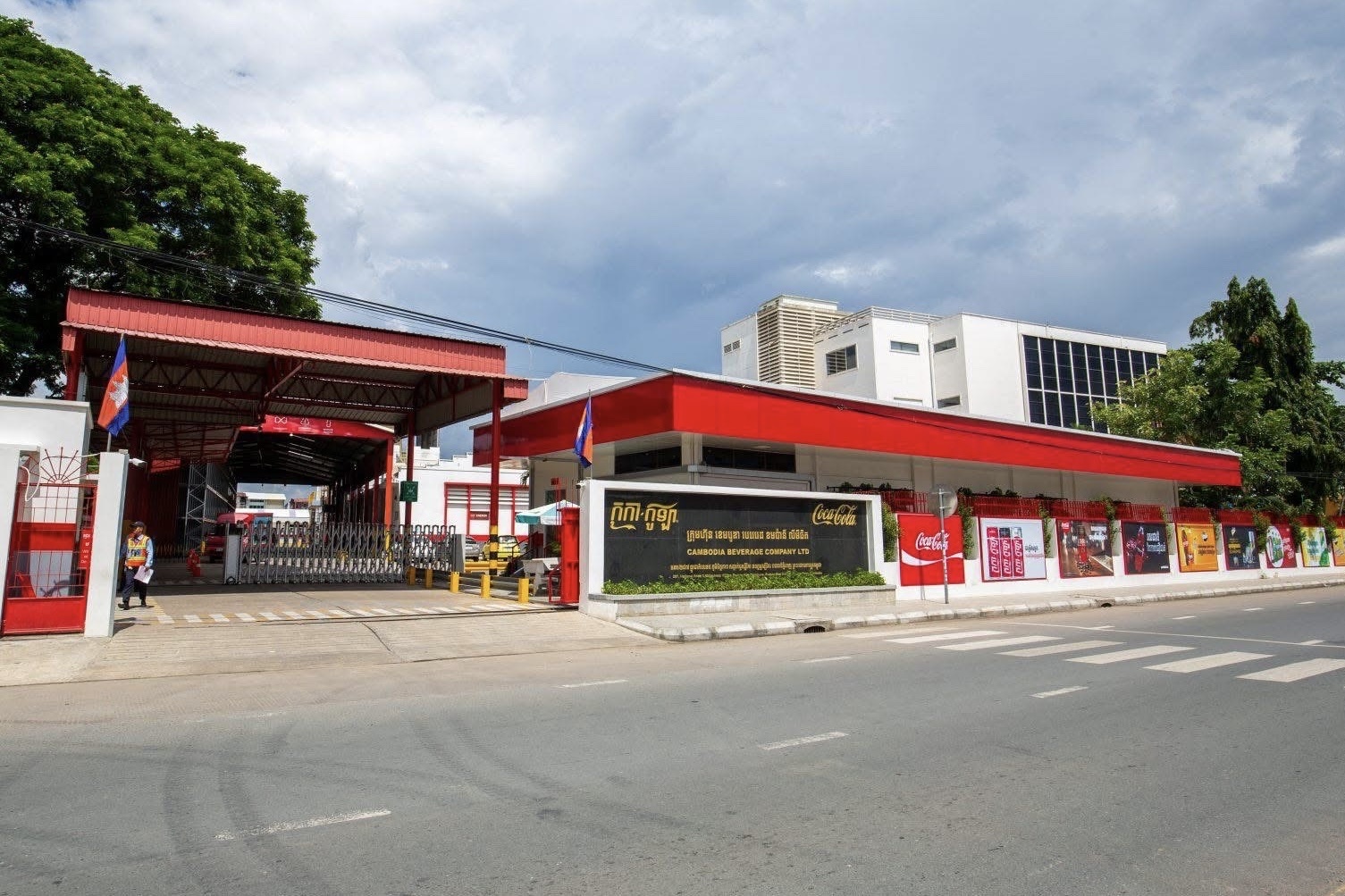 Ong Hunsen len tieng truoc 'bao' tay chay Coca-Cola tai Campuchia hinh anh