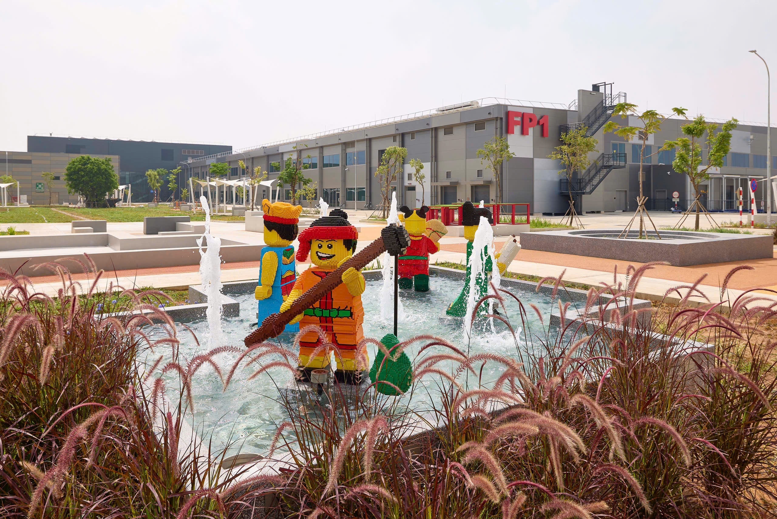 Lego 'dat cuoc' vao Viet Nam hinh anh