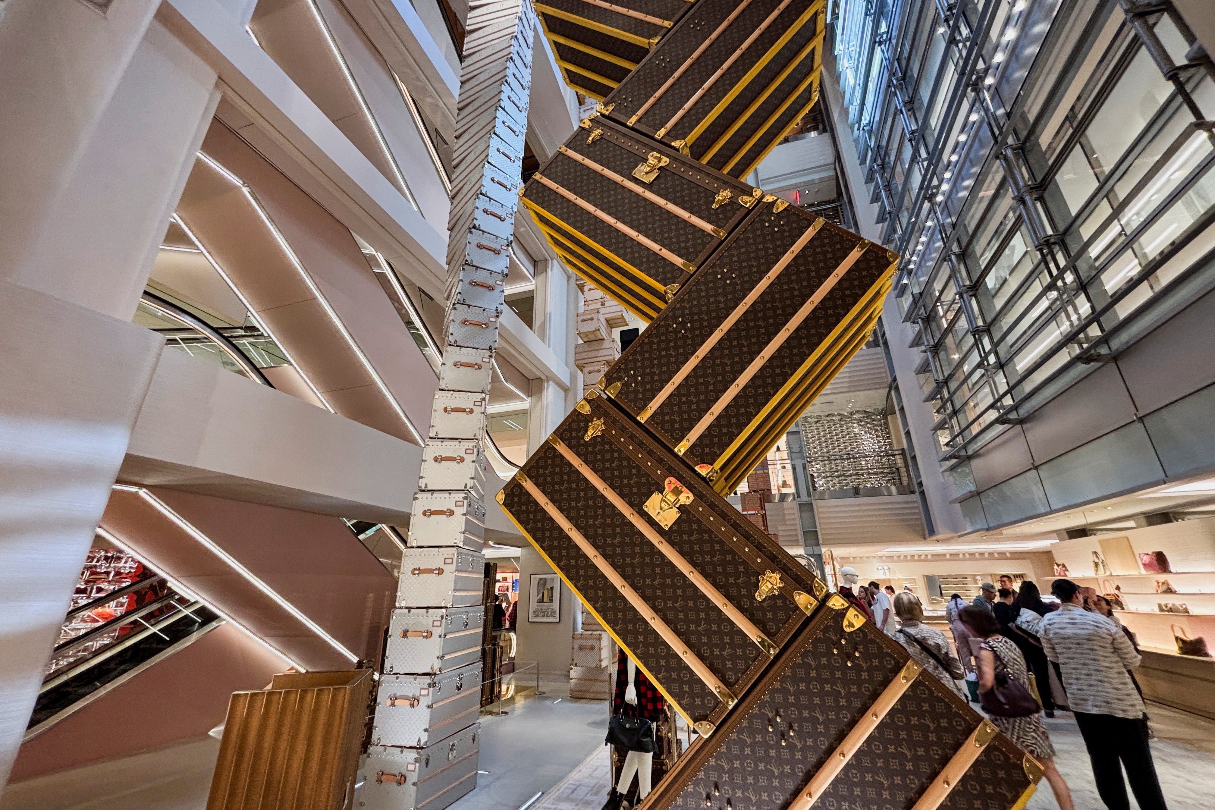 Gioi thuong luu ngay cang giau hon hinh anh