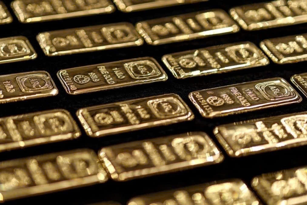 Gia vang the gioi rot manh hinh anh