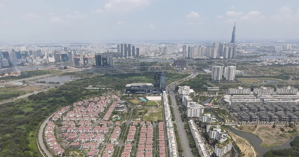 Khu Dong TP.HCM hon 1 ty dong/m2 nha lien tho hinh anh