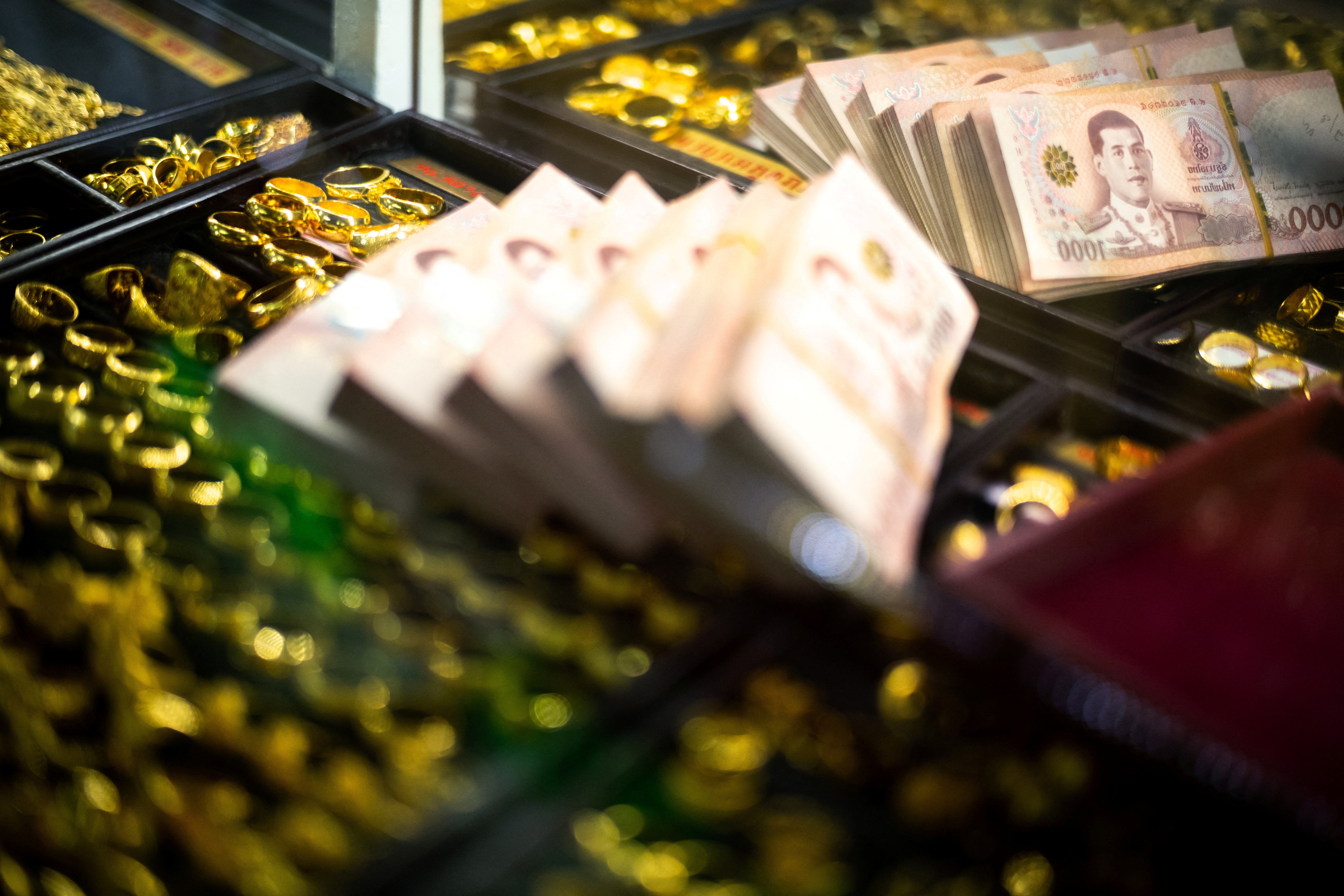 Thai Lan muon mua lai gan 2 ty USD no xau cua nguoi dan hinh anh