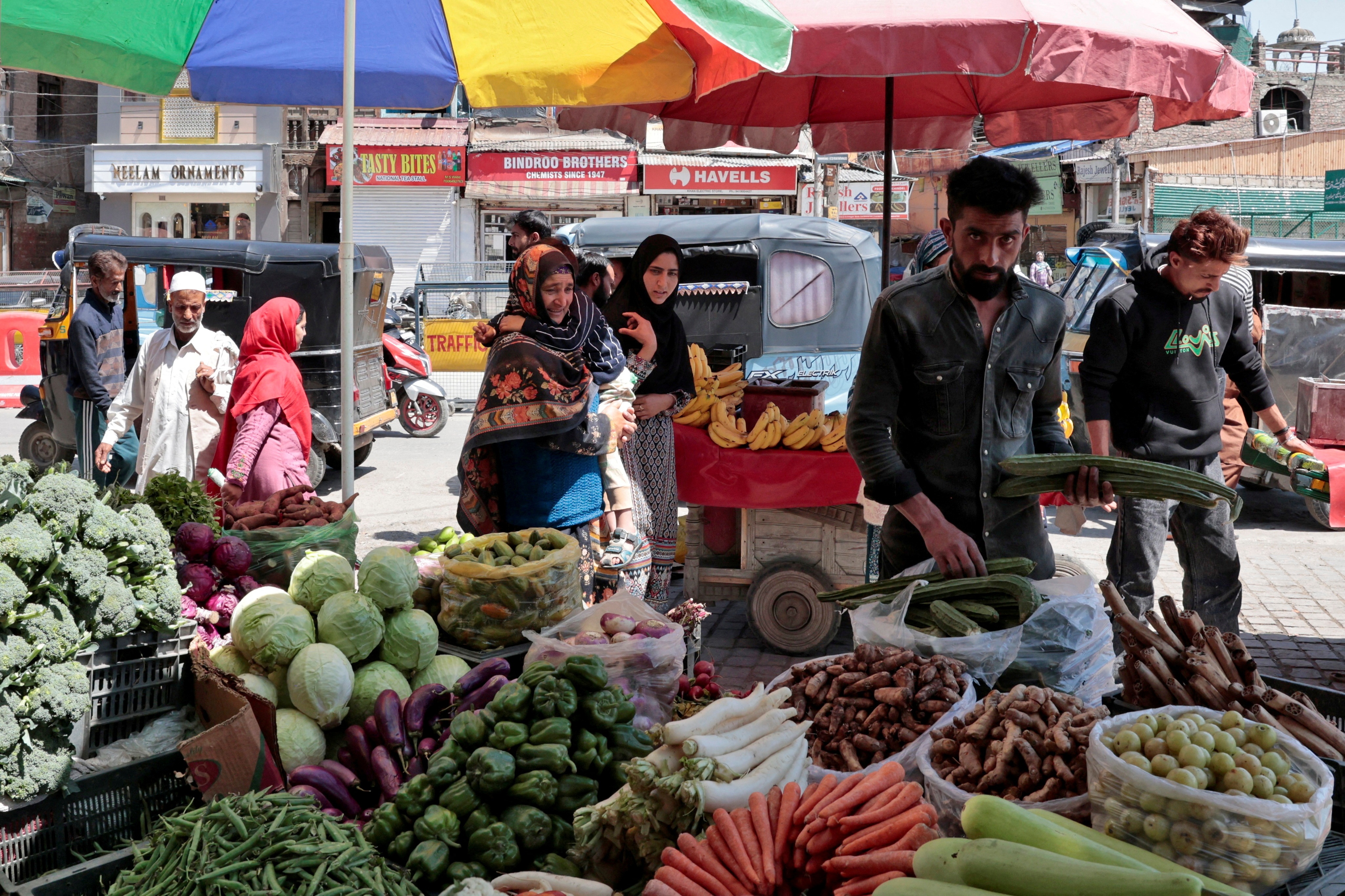 Chinh phu giam thue, toan dan An Do duoc 'nho' hinh anh