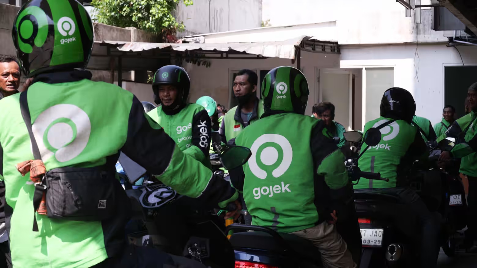 GoTo thay CEO giua don doan sap nhap voi Grab hinh anh