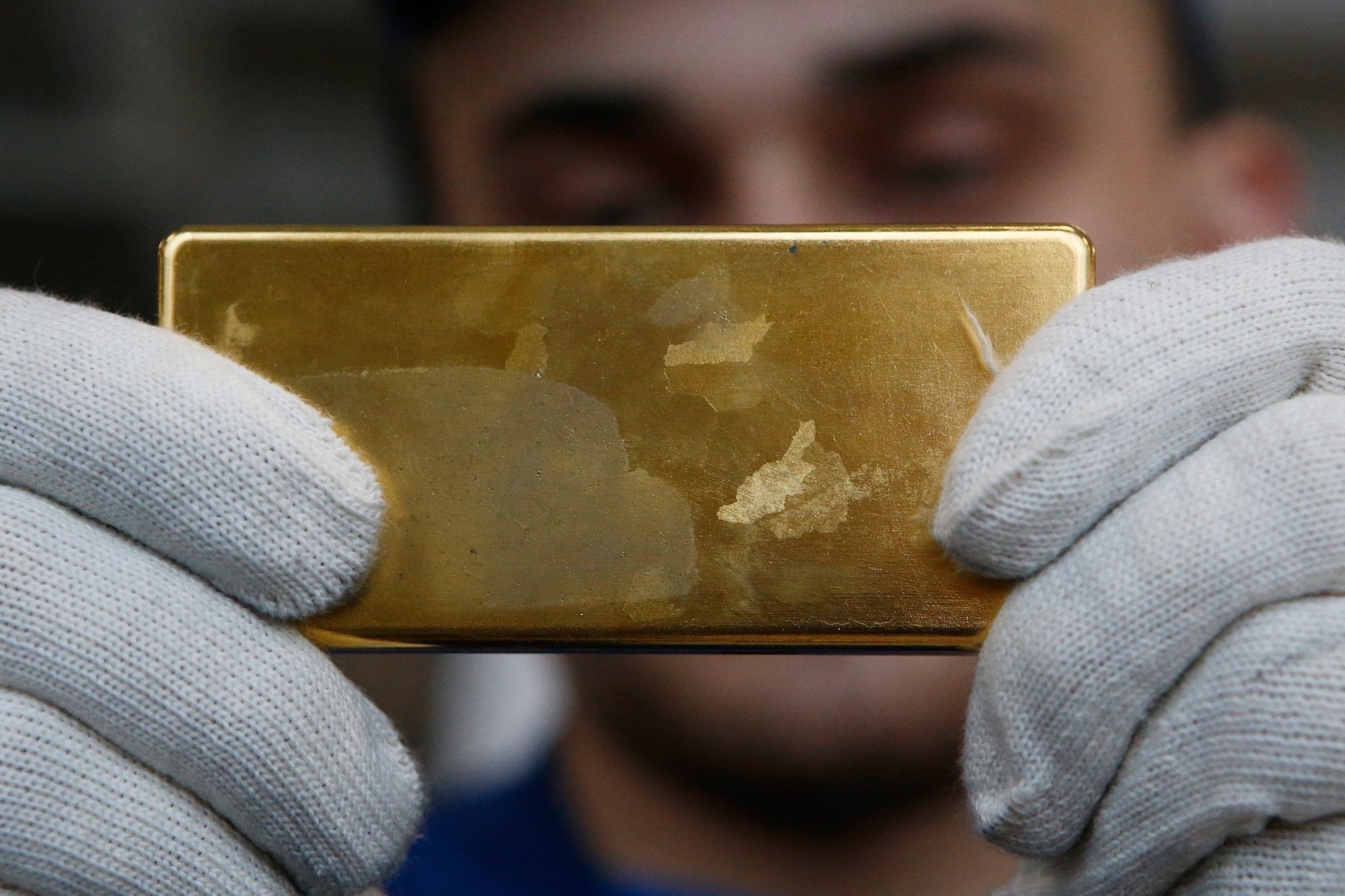 Gia vang the gioi lai roi thang dung hinh anh